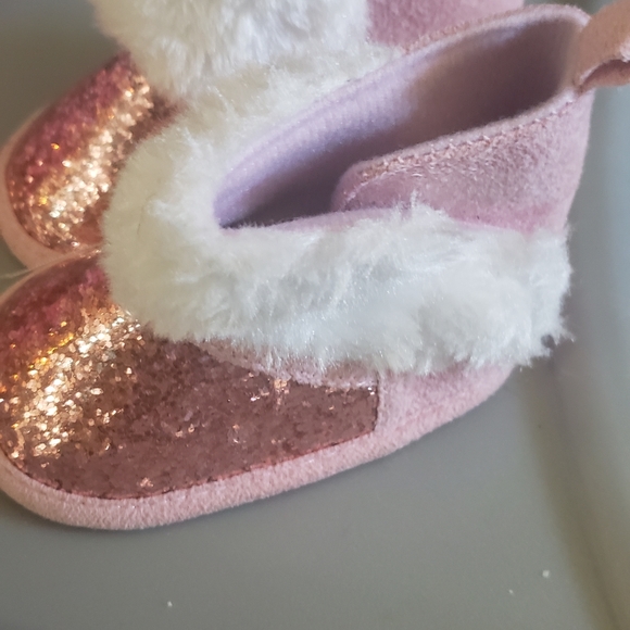 3 pairs infant shoes carters brand 0 to 3 month - Picture 6 of 16